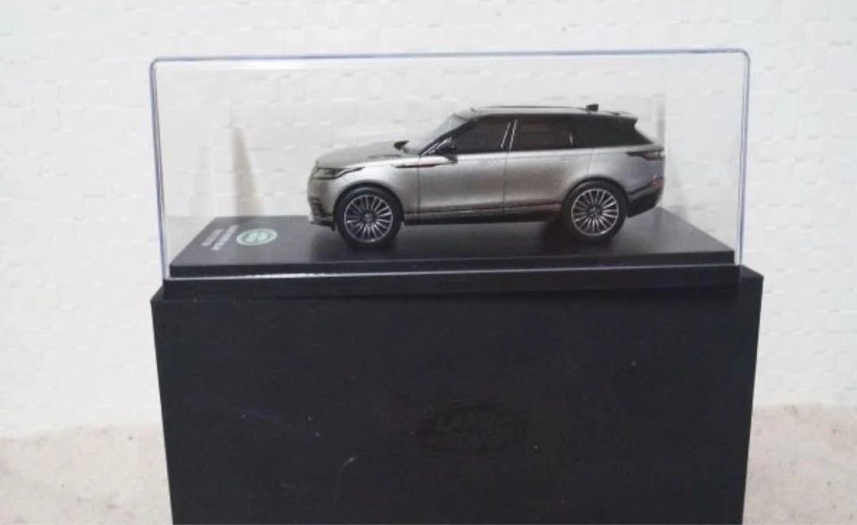 Land Rover 1/43 Range Rover Velar prima edizione grigio concessionario esclus... - Immagine 1 di 4