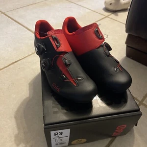 Fizik R3 Aria Road Cycling Shoes - Black / Red - EU 39 / US 6.75 - Picture 1 of 9