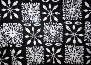 BLACK AND WHITE BATIK FLOWERED SQUARES - 100% COTTON FABRIC - Picture 1 of 4