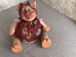 Resin Piggy with floral dress and bow Shelf Sitter Super Cute - Picture 1 of 9