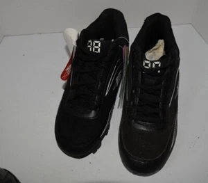 Kid's Easton Soft Cleat Sport Shoes Boys' Size 5 1/2 US Size New With Tags - Picture 1 of 5