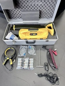 Metrotech Vivax vLocPro2 VX204-1 Line Locator Wand & VX200-4 Transmitter Clamp - Picture 1 of 14