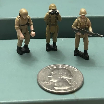 Micro Battle Squads TAN TROOOPERS Soldiers 1997 Galoob LGTI Vintage 25nn - Imagem 1 de 2