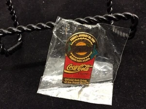NUEVO Pin Coleccionable Coca Cola NFL 1994 Super Bowl XXVIII Georgia Dome Atlanta - Imagen 1 de 5
