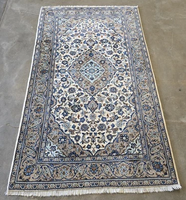 Tapete de lã marfim com nós à mão 5'x8'  - Imagem 1 de 4