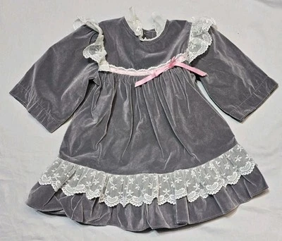 Vestido vintage de terciopelo con ribete de encaje gris 2 R para niñas Foto 1 de 3