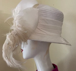 VTG Whittall & Shon Lacquered Straw Hat White with Big Flower and Tulle L FLAWS - Picture 1 of 9