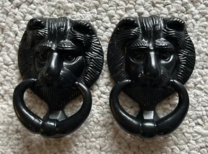 2er Set ~ schwer schwarz GUSSEISEN Löwenkopf Haustürklopfer Garten Box Deko 5"L - Bild 1 von 7
