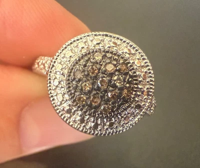 Anillo con racimo redondo de diamantes champán de plata de ley 925 - talla 7 Foto 1 de 4