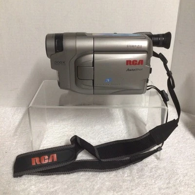 RCA CC6363 Auto Shot Camcorder Handycam w/ Battery Steady Pix 300x Zoom - Image 1 of 4