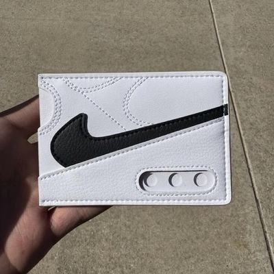 Cartera para tarjetas Nike Icon Air Max 90 blanca y negra Foto 1 de 3