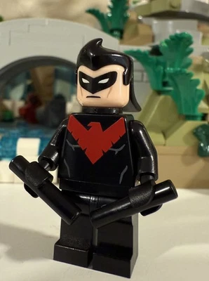 Lego DC - 80sToyShop - Minifigura Red Nightwing Foto 1 de 2