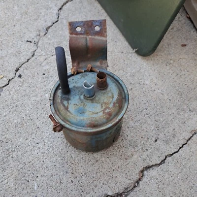 Ford Ranchero Torino 1973 1974 soporte de bote evaporativo de combustible central Foto 1 de 3