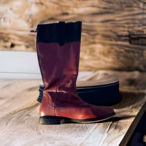 Isaac Mizrahi purple & black imarnie leather riding boots women’s size 7.5 wide - Picture 1 of 16