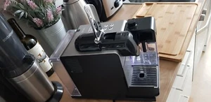 Nespresso Delonghi Kapselmaschine Kaffeemaschine Silber schwarz- sehr guter Zust - Bild 1 von 8