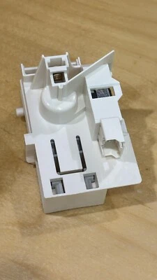 MIELE 10624111 DOOR LOCK Vi - REF, PREM, PRES (S1-31) - Image 1 of 4