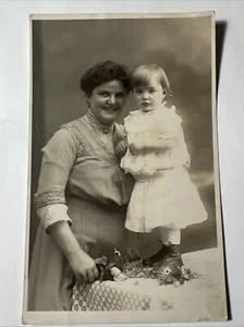 1930s Stuttgart Germany Mother Child Flowers RPPC Real Photo Postcard - Picture 1 of 9