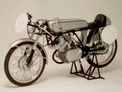 Honda CR110 Cub Racing 1962 10008 1/10 Ebbro Silver/Black - Image 1 of 4