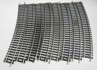 Lot of 8 Pieces HO Scale Atlas 22" R Curved Snap Track Nickel Silver - Image 1 of 2