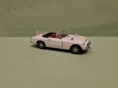 HONGWELL MG B CABRIOLET POLICE UK SCALA 1:43  - Immagine 1 di 4