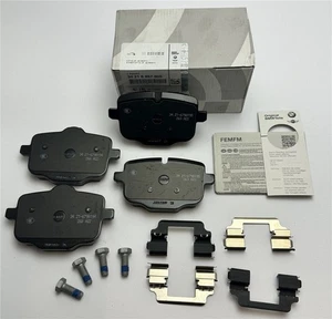 Nuove pastiglie freno posteriori originali BMW X7 G07 xDrive30d xDrive40i xDriveM50d - Foto 1 di 8