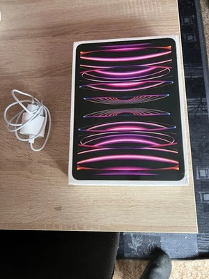 Apple iPad Pro 4. Gen 128GB, Wi-Fi, 11 Zoll - Space Grau M2 Prozessor! - Bild 1 von 4