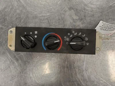 Controlador de calor/ac Jeep Wrangler LHD, con CA 2002-05 Foto 1 de 2