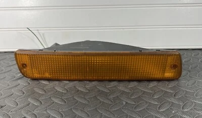 Toyota Land Cruiser FJ80 FZJ80 Genuine Front Turn Signal Blinker Light Right OEM - Image 1 of 4