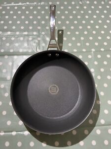 Circulon Infinite Cookware 30cm Skillet Frying Pan Non Stick brand new RRP £105