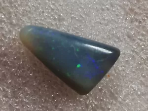 Hermoso 5.75 CT AUSTRALIANO Sólido Semi NEGRO/NEGRO ÓPALO Lightning Ridge - Imagen 1 de 4
