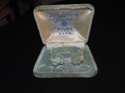 VINTAGE 1940's ROUEN STARFIRE GENOVA CLAM SHELL WATCH BOX : BLUE VELVET LINING - Image 1 of 4