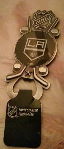 Los Angeles Kings - NHL Magnetic Bottle Opener Cover