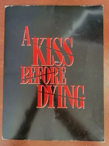 A Kiss Before Dying Original 1991 Weltpremiere Filmprogramm - Bild 1 von 2