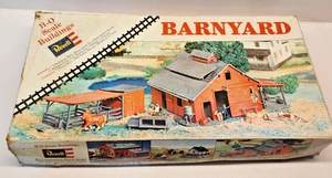Vintage Revell Ho 1:87 No. H-989 Barn Yard. Complete Unbuilt - Picture 1 of 2