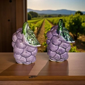 Salero y pimentero vintage de cerámica púrpura con racimo de uva 2,5 encanto de viñedo - Imagen 1 de 8