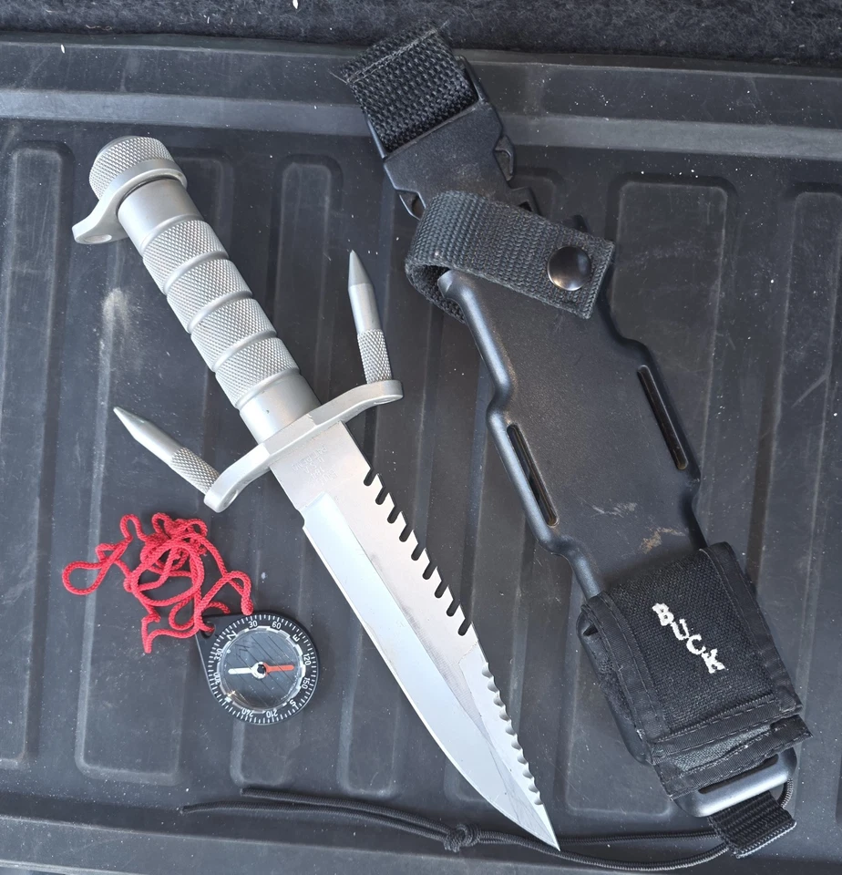 Cuchillo táctico Buckmaster 184 usado Foto 1 de 1