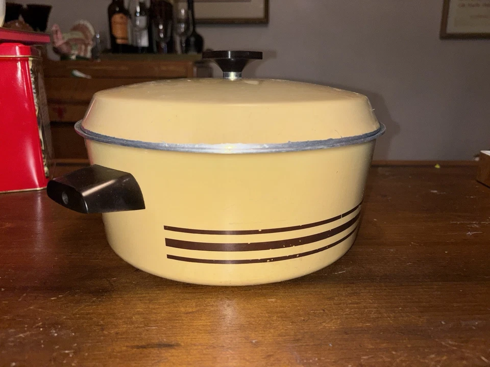 Vintage West Bend 5 Qt Dutch Oven Stock Pot Country Forge Aluminum Yellow Gold - Image 1 of 4