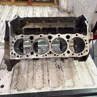 96-02 GM Chevrolet 5.7 5.7L 350 bloco de motor desencapado 10243880 STD SBC - Imagem 1 de 4