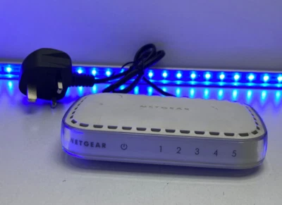 Netgear 5 port 10/100 Mbps switch FS605 v3 #210 - Image 1 of 3