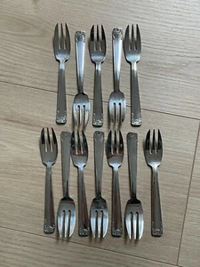 Ensemble de 12 fourchettes à gâteaux / huitre en métal argenté - Picture 1 of 4