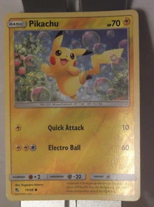 109PK19r - Pikachu - 19/68 - Hidden Fates - Common Reverse - NM - Picture 1 of 2