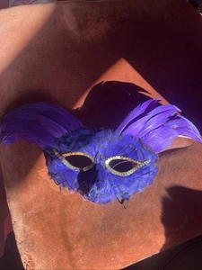 Purple And Black Feather Eye Mask Masquerade Ball Fancy Dress Face Wear - Picture 1 of 1