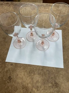 "Juego de 4 copas de vino Luminarc rosa rubor vástago Francia vintage 6 3/4"" de alto" - Imagen 1 de 4