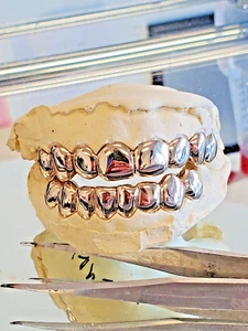 18k Plated Gold Grillz 8 Top and 8 Bottom - Picture 1 of 4
