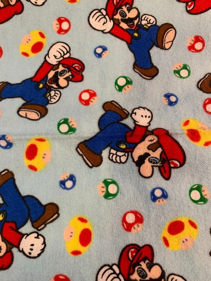 Mario Brothers лом 10 «x 16», фланелевая хлопчатобумажная ткань, Fat Eighth, гриб - Изображение 1 из 1