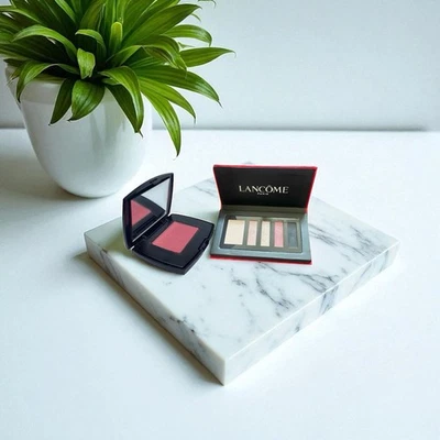 Lancôme Subtil Delicate Powder Blush 347 Rose Liberté + Juego de paleta de sombras de ojos Foto 1 de 4