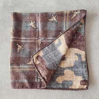 Cremieux Bolsillo Cuadrado 100% Seda Marrón Camuflaje Cuadros Patos Cazador Hecho Italia Nuevo $35 Foto 1 de 4