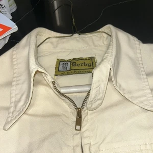 Chaqueta cortavientos de colección Derby Of San Francisco para hombre talla grande bronceada - Imagen 1 de 22