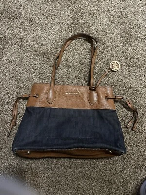 Bolso de Mano Michael Kors Marina North South Grande con Cordón en Denim  Foto 1 de 4