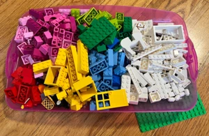 Lego rosa Ziegelhaus und Pferd stabil über 400 Stück - Bild 1 von 3